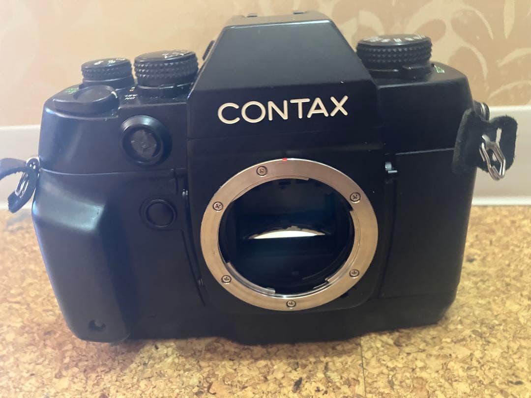 ナオミ様　【貴重な後期型・極美品・返品保証】コンタックスAX CONTAX AX