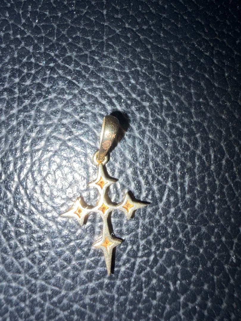 アヴァランチ　k10ネックレストップ　ダイヤ