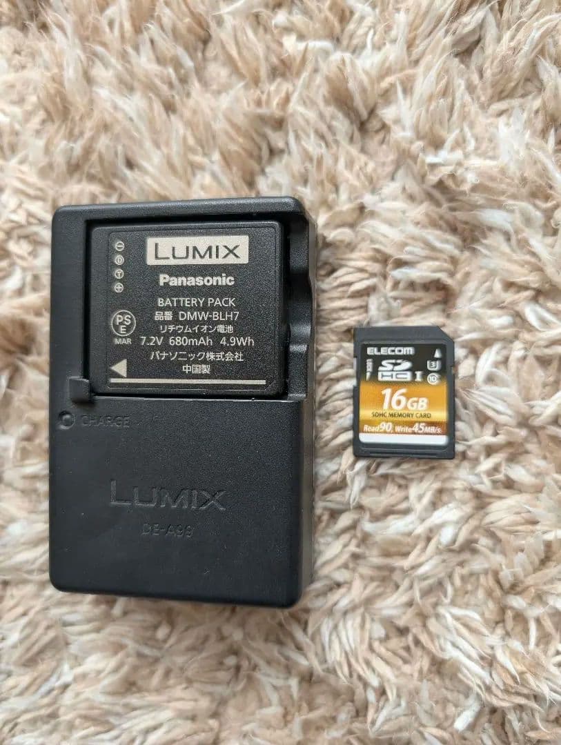 【レンズ有】Panasonic LUMIX DMC-GF7Wダブルレンズキット