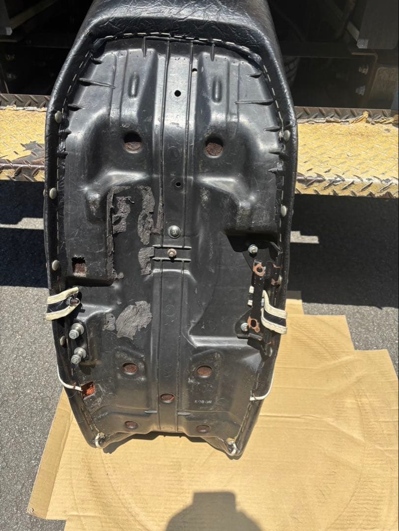 HONDA CBX400F 三段シート　大川三段シート