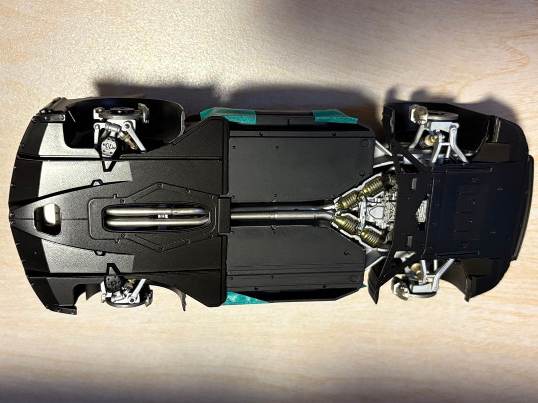 タミヤLexus LFA 1/24スケールモデル　イエローパールマイカ塗装完成品