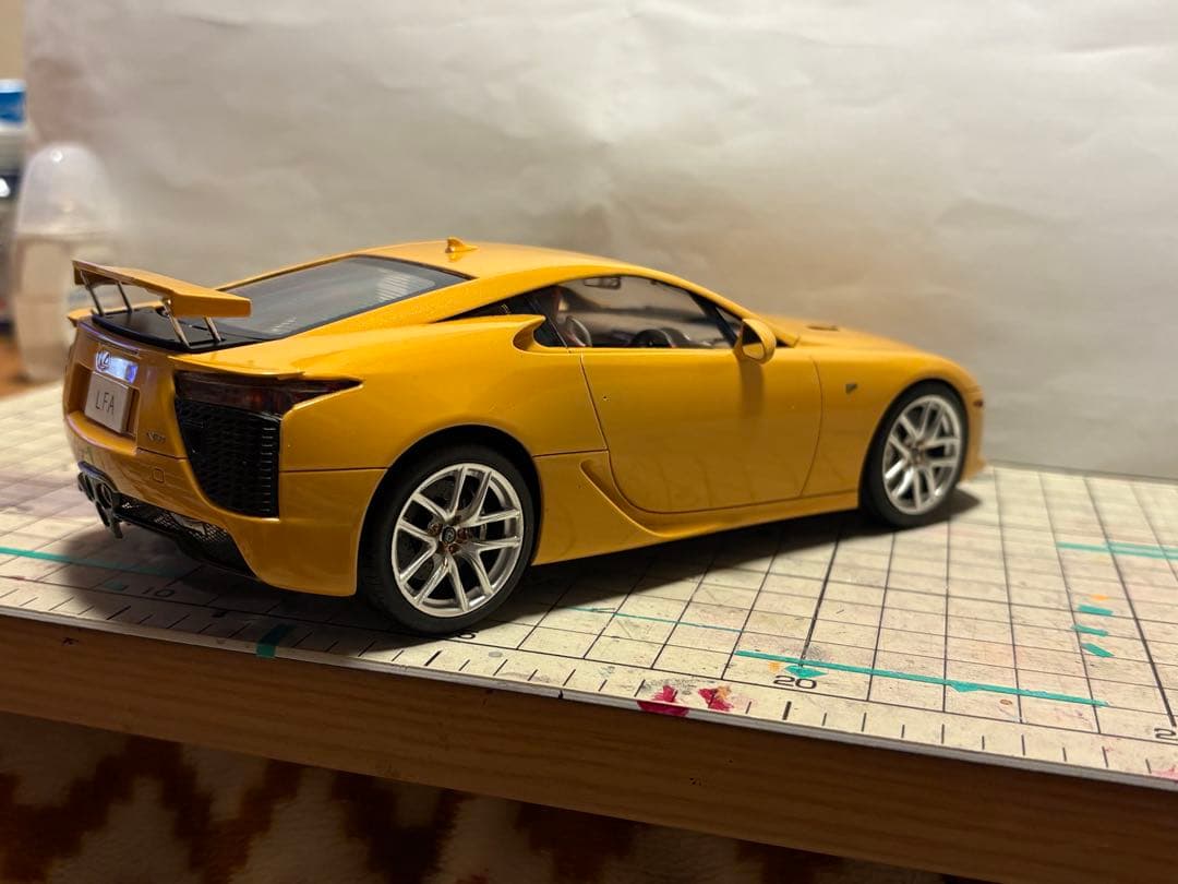 タミヤLexus LFA 1/24スケールモデル　イエローパールマイカ塗装完成品