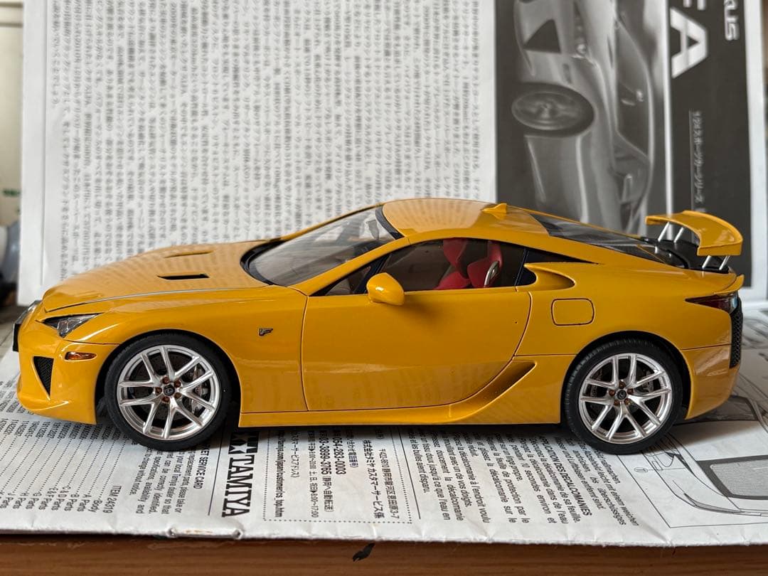 タミヤLexus LFA 1/24スケールモデル　イエローパールマイカ塗装完成品