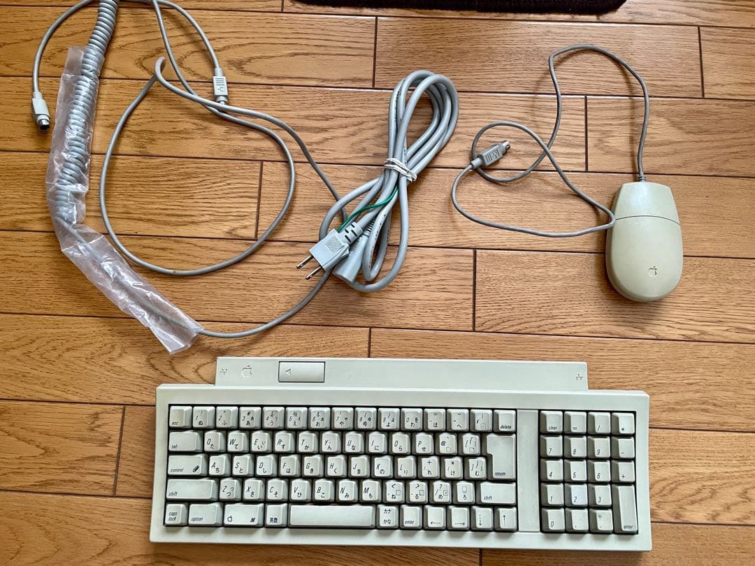 Apple Powermacintosh 8500/150 キーボード　マウス付