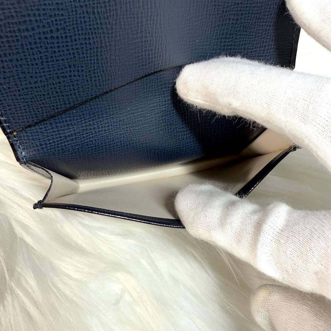 美品 ヴァレクストラ 名刺ケース カードケース ブラック レザー 名刺入れ 黒