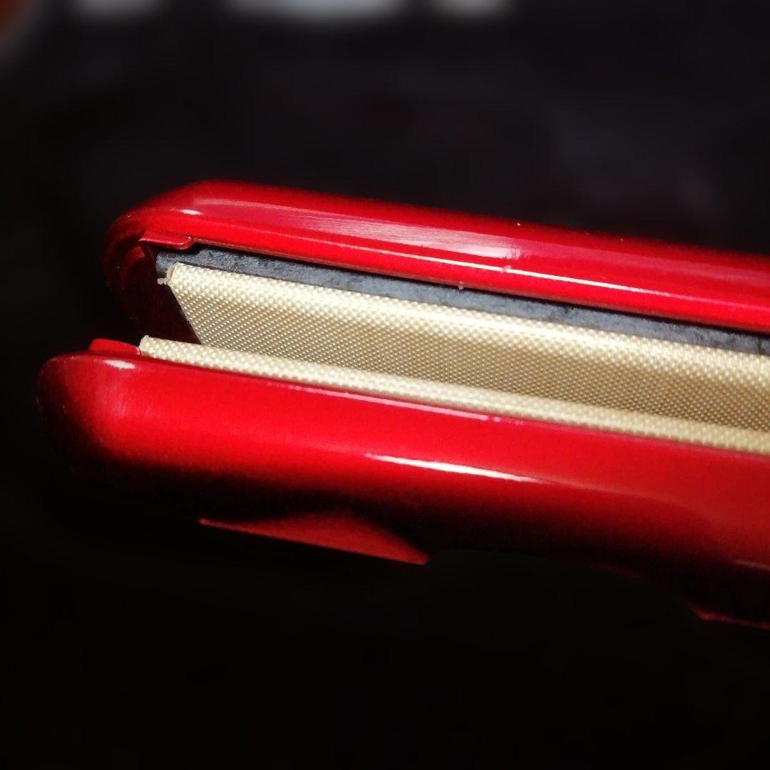 radiant ヘアアイロン　プロ仕様のアイロン　130～220度