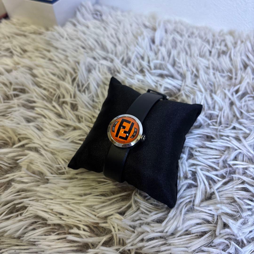 【ピンクの猫 】FENDI フェンディ 腕時計 クォーツ 8010L