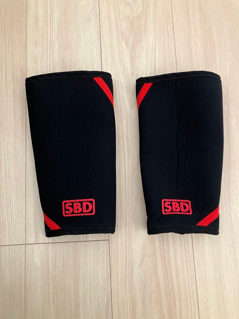 SBD ニースリーブMサイズ ブラック/レッド