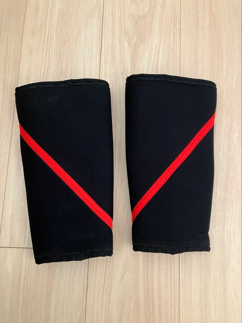 SBD ニースリーブMサイズ ブラック/レッド