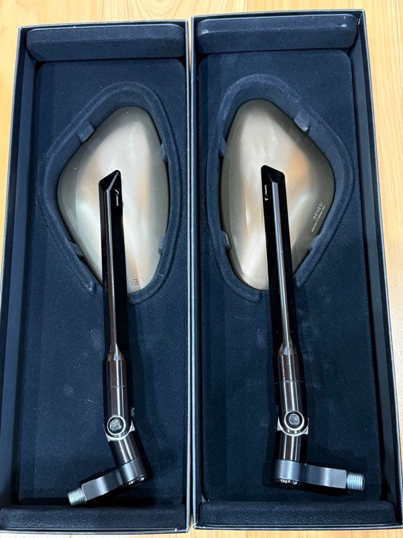 ころやつ様 リゾマ ミラー