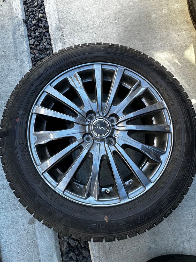 ち*ん様 ダンロップ スタッドレスタイヤ 4本セット