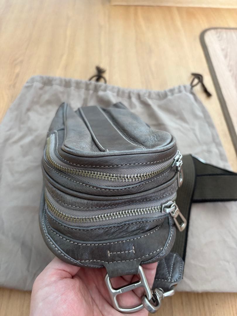 【利用3回程度】aniary (アニアリ) アンティークレザー ボディバッグ