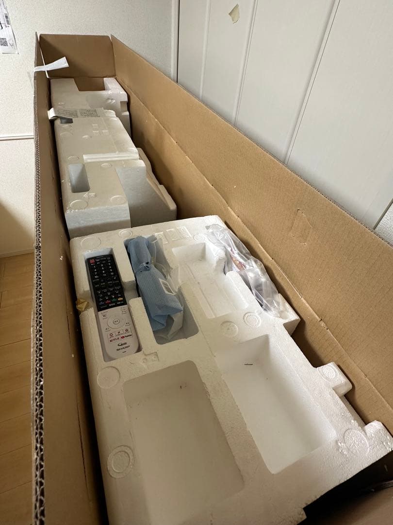 送料込み！　シャープ　8T-C80AX1 8K液晶テレビ　80V AQUOS