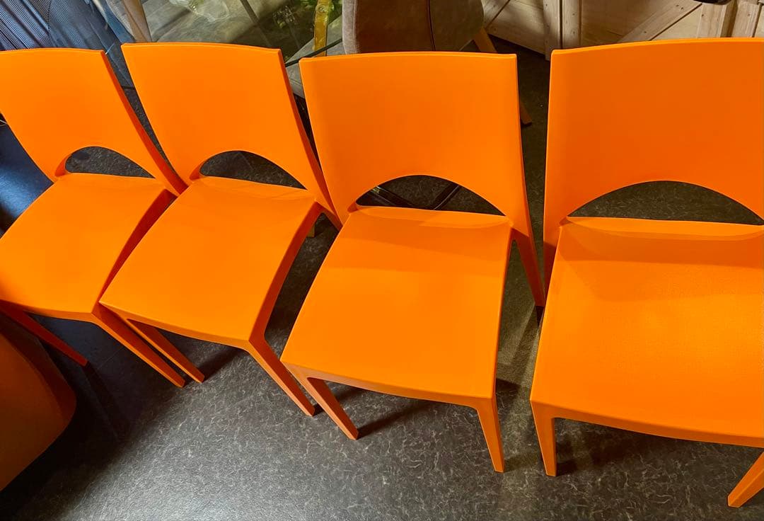 イタリア製 スタッキングチェア オレンジ 4脚 セット まとめて 椅子 オシャレ