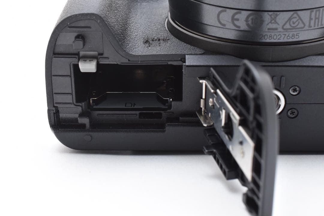 デジタルカメラ CANON EOS KISS M EF-M 15-45mm IS STM