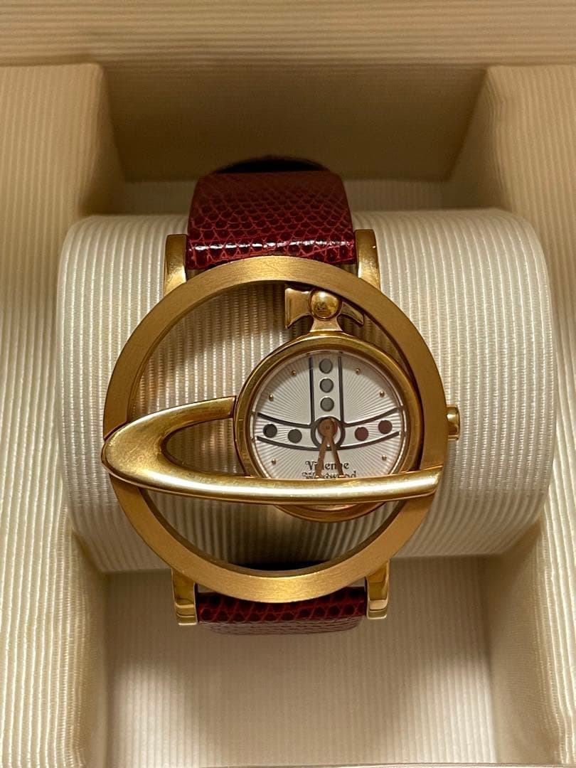 vivienne ヴィヴィアン 腕時計 サークルオーブ　電池切れ　赤