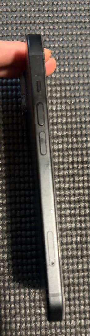 iPhone15 Apple SIMフリー本体128GB+米軍規格ケース付き