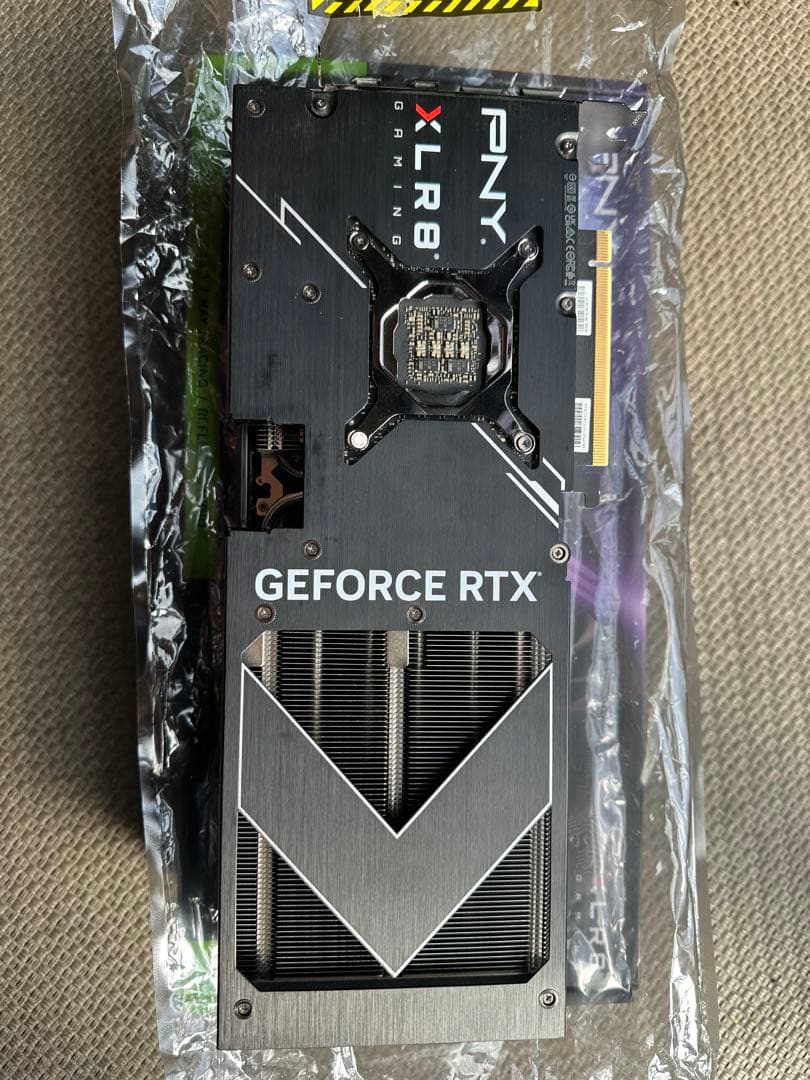 グラフィックボード・グラボ・ビデオカード PNY GeForce RTX 4070 Ti XLR8 Gaming 12GB