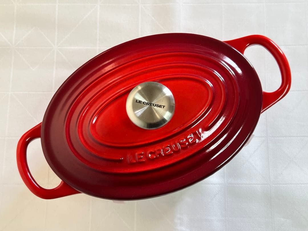【新品未使用】LE CREUSET ココットオーバル17cmチェリーレッド