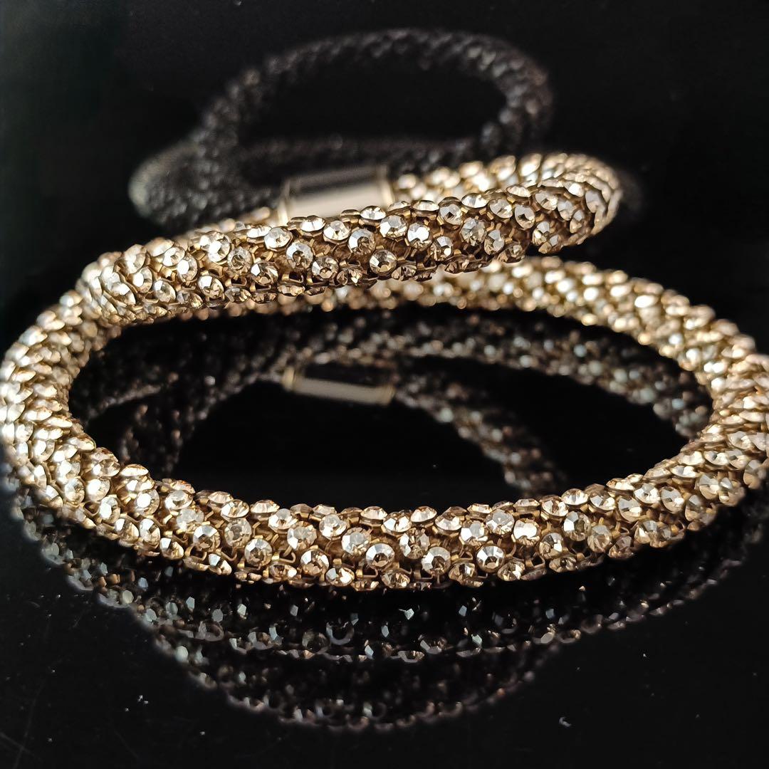 ネヅカ　NEZCA ネックレス　ゴールド　スワロフスキー　箱付き