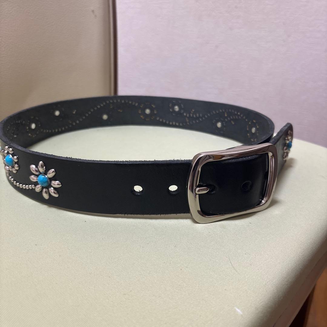 栃木レザーツタ&フラワースタッズベルト　ブラック　ニッケル&ブラス