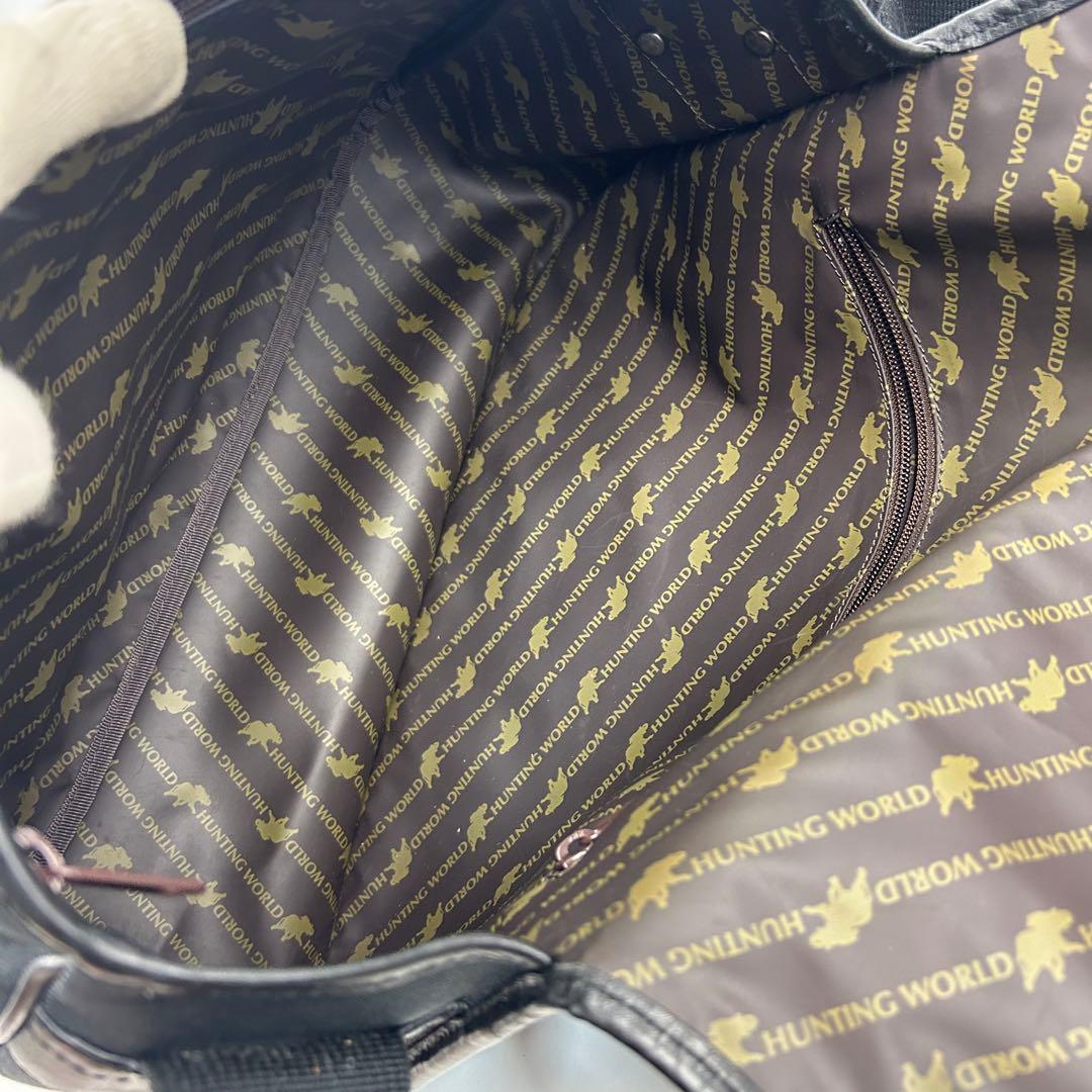 【美品】ハンティングワールド　ショルダーバッグ メッセンジャーバッグ　ロゴ　黒