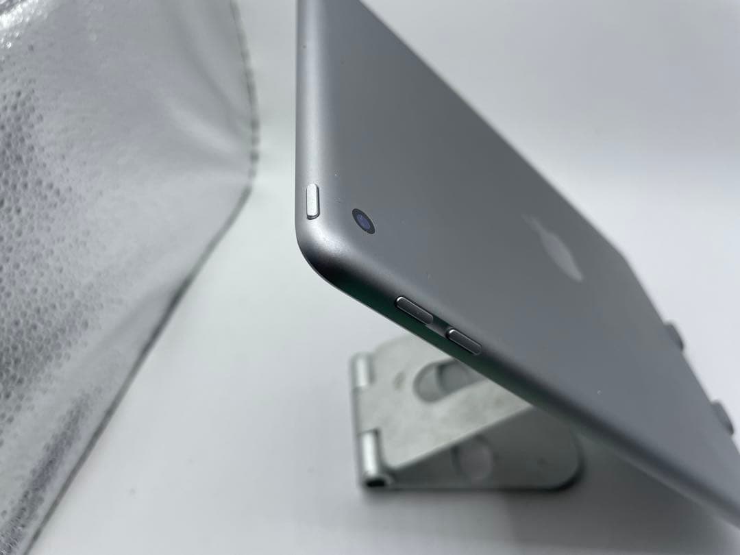 極美品 Apple iPad 第6世代 128GB wifiモデル #mn251