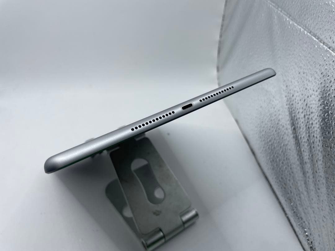 極美品 Apple iPad 第6世代 128GB wifiモデル #mn251