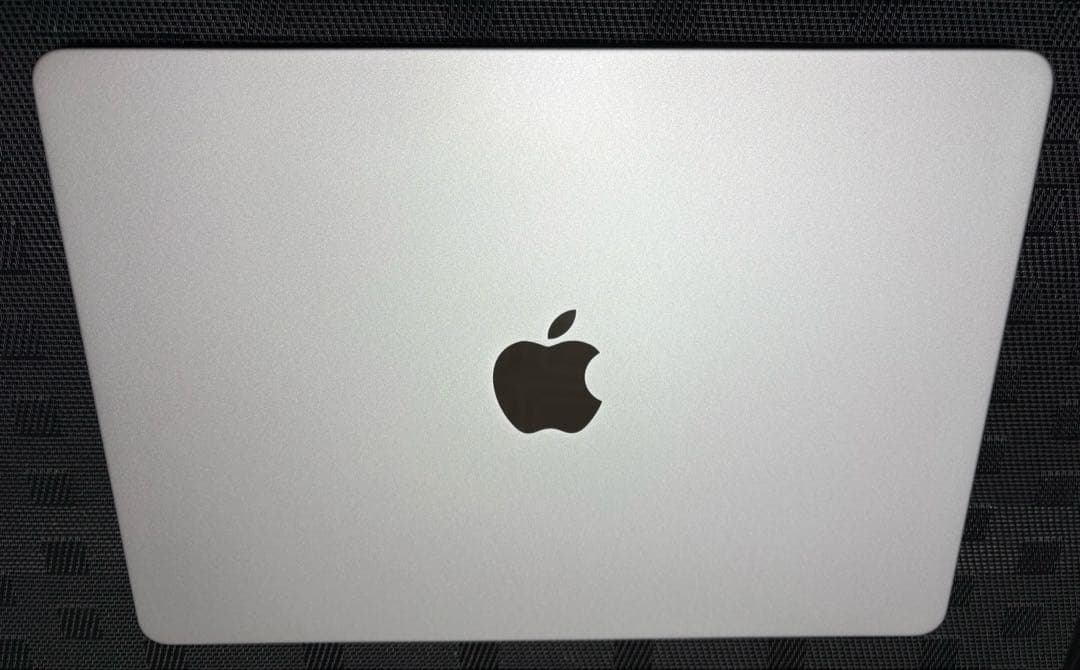 MacBook Air 10コアCPUと8コア GPUを搭載したM4チップ