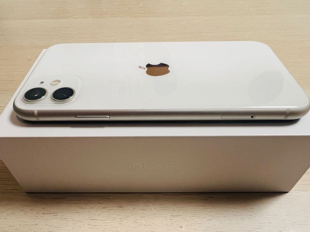 極美品　Apple iPhone 11 ホワイト