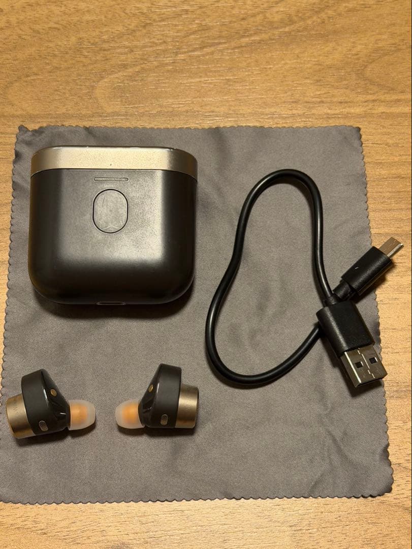 B&W Pi7 チャコール Bowers & Wilkins ワイヤレスイヤホン