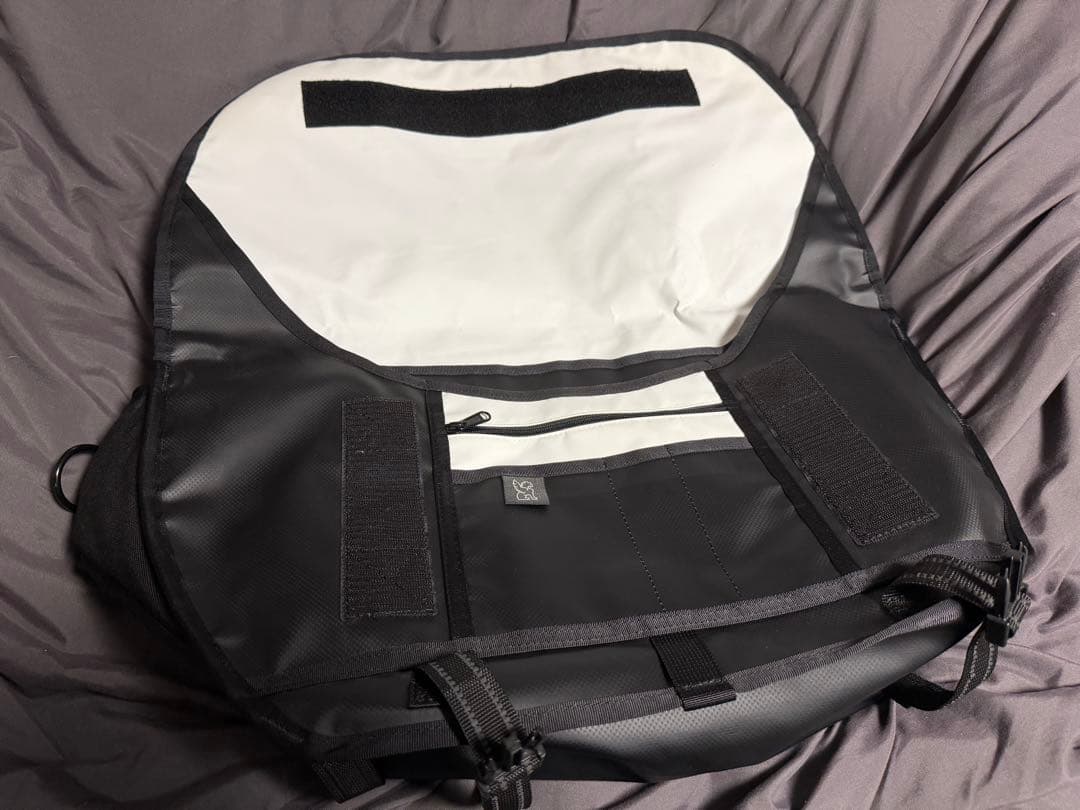 【CHROME】CTZ 24L メッセンジャーバッグ ブラック/ホワイト