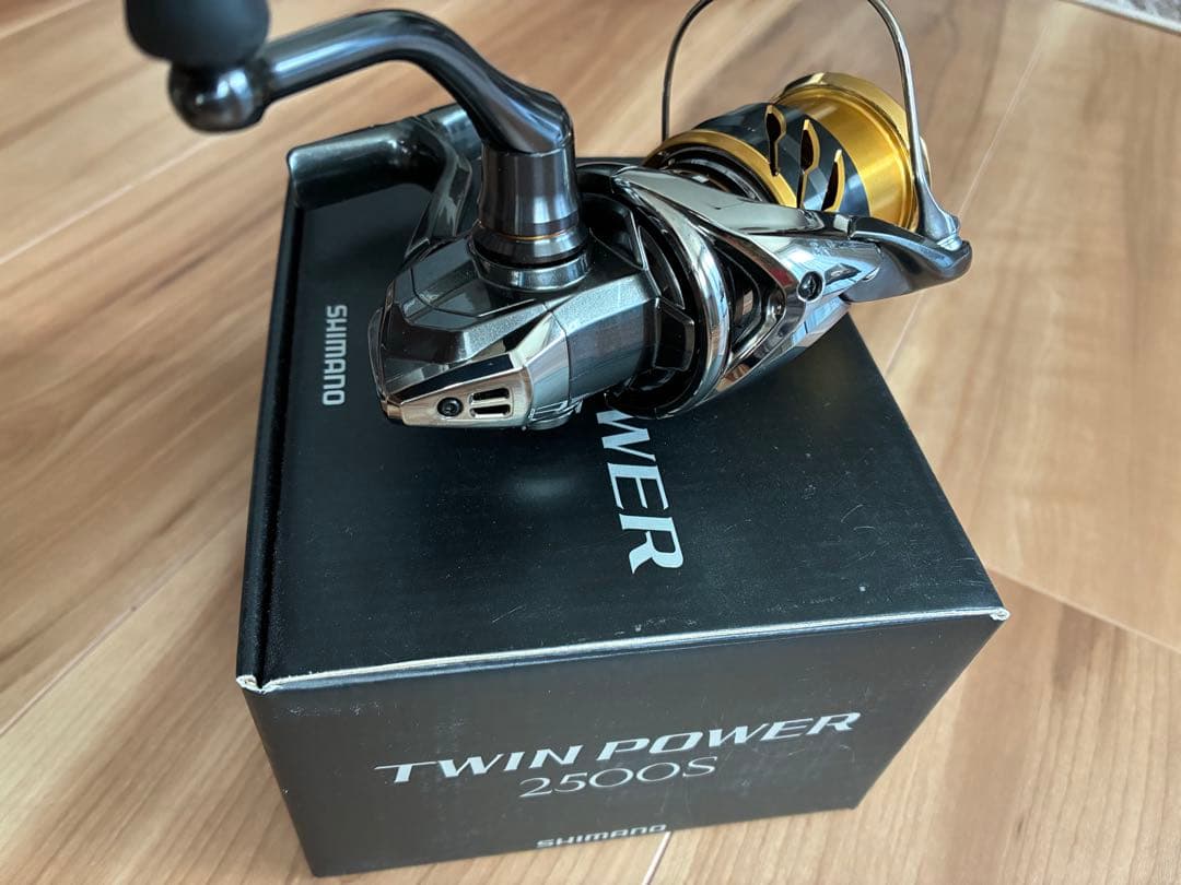 SHIMANO TWIN POWER 2500S スピニングリール