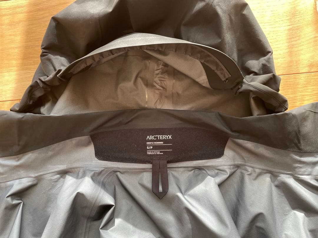 希少完売drake着Arc’teryx Beta AR S アークテリクスベータ