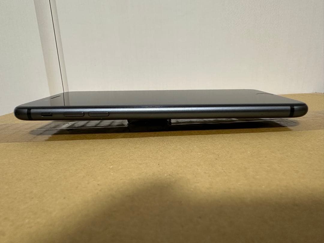 iPhone 8 Plus 64GB スペースグレイ