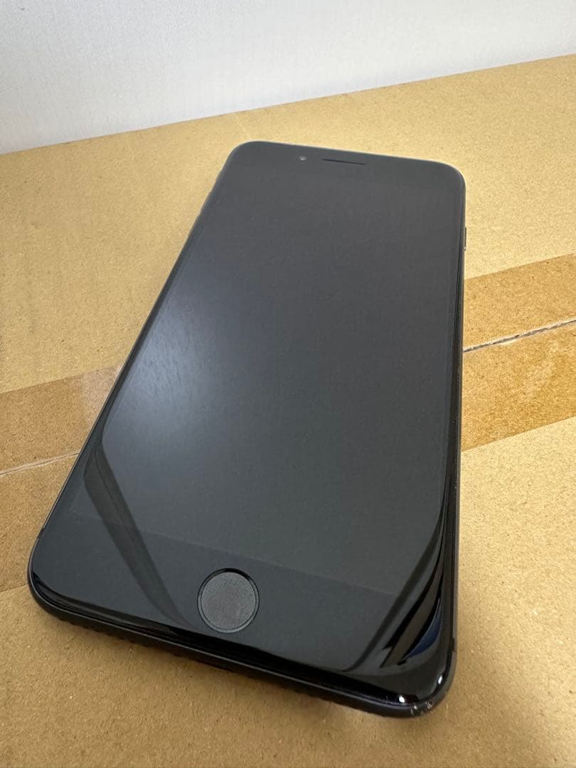 iPhone 8 Plus 64GB スペースグレイ