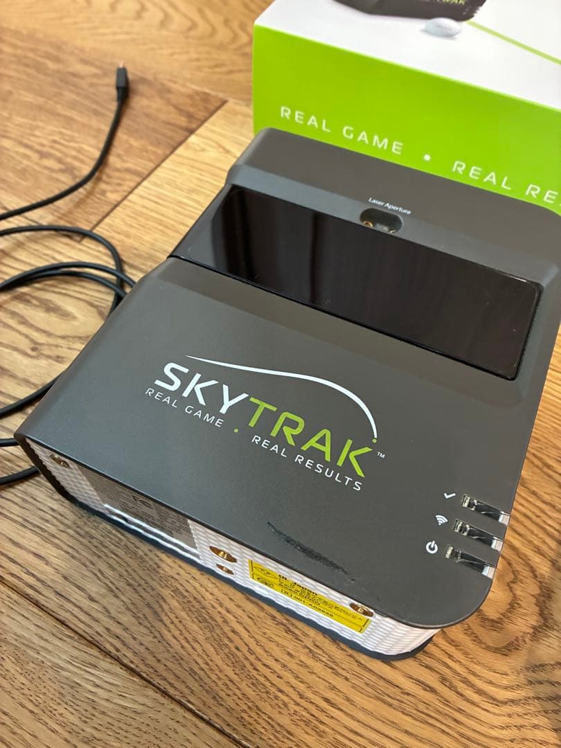 SKYTRAK ゴルフ用距離計、シミュレーション