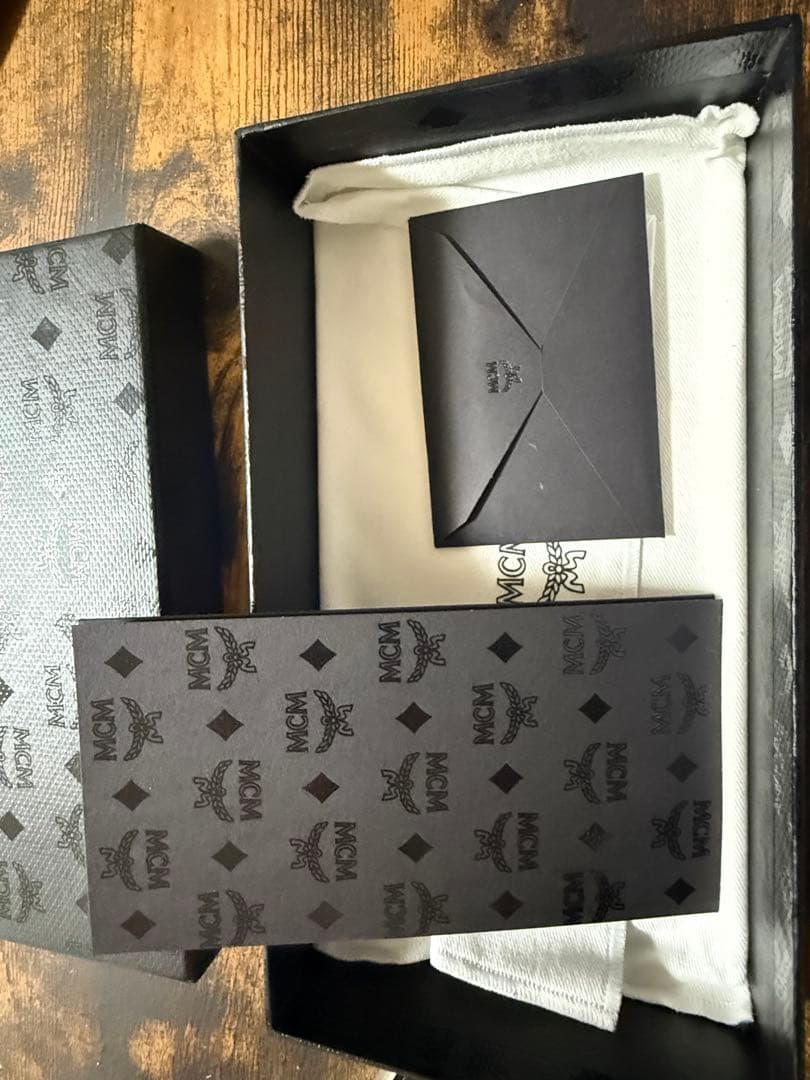 MCM 長財布　新品同様　箱付き　メンズ　レディース