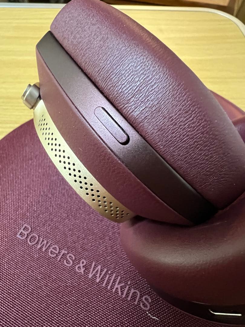Bowers & Wilkins Px8 未使用に近いワイヤレスヘッドフォン