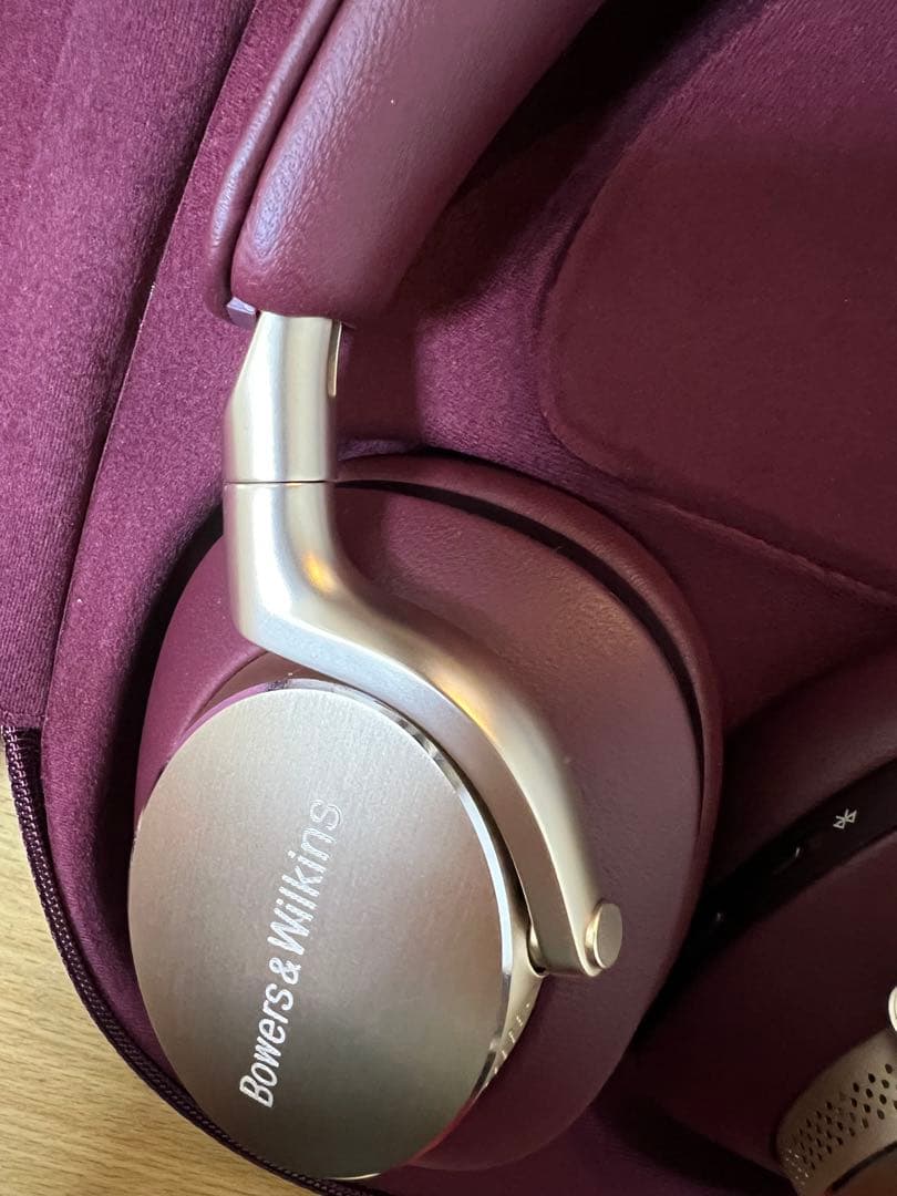 Bowers & Wilkins Px8 未使用に近いワイヤレスヘッドフォン