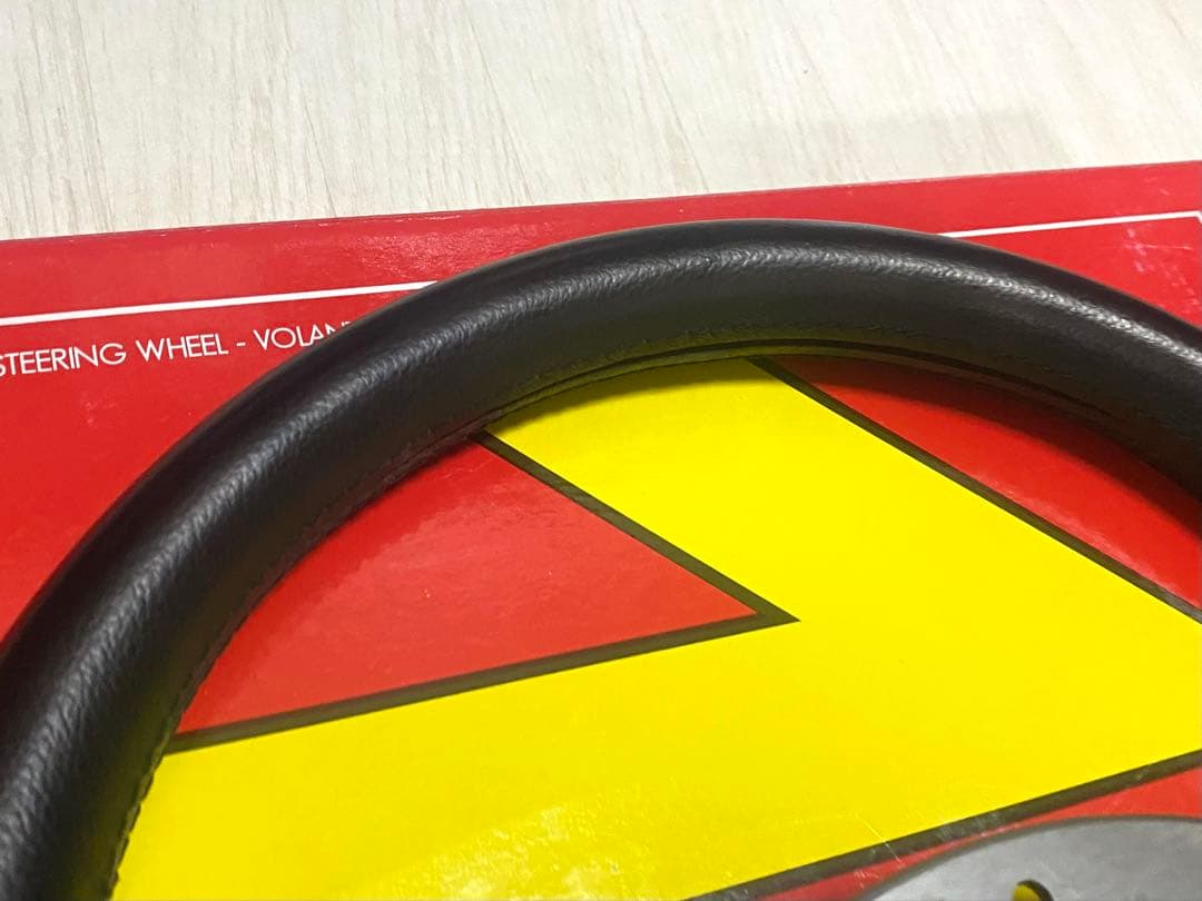 MOMO TUNER D32 ステアリング　即納◎ モモステ