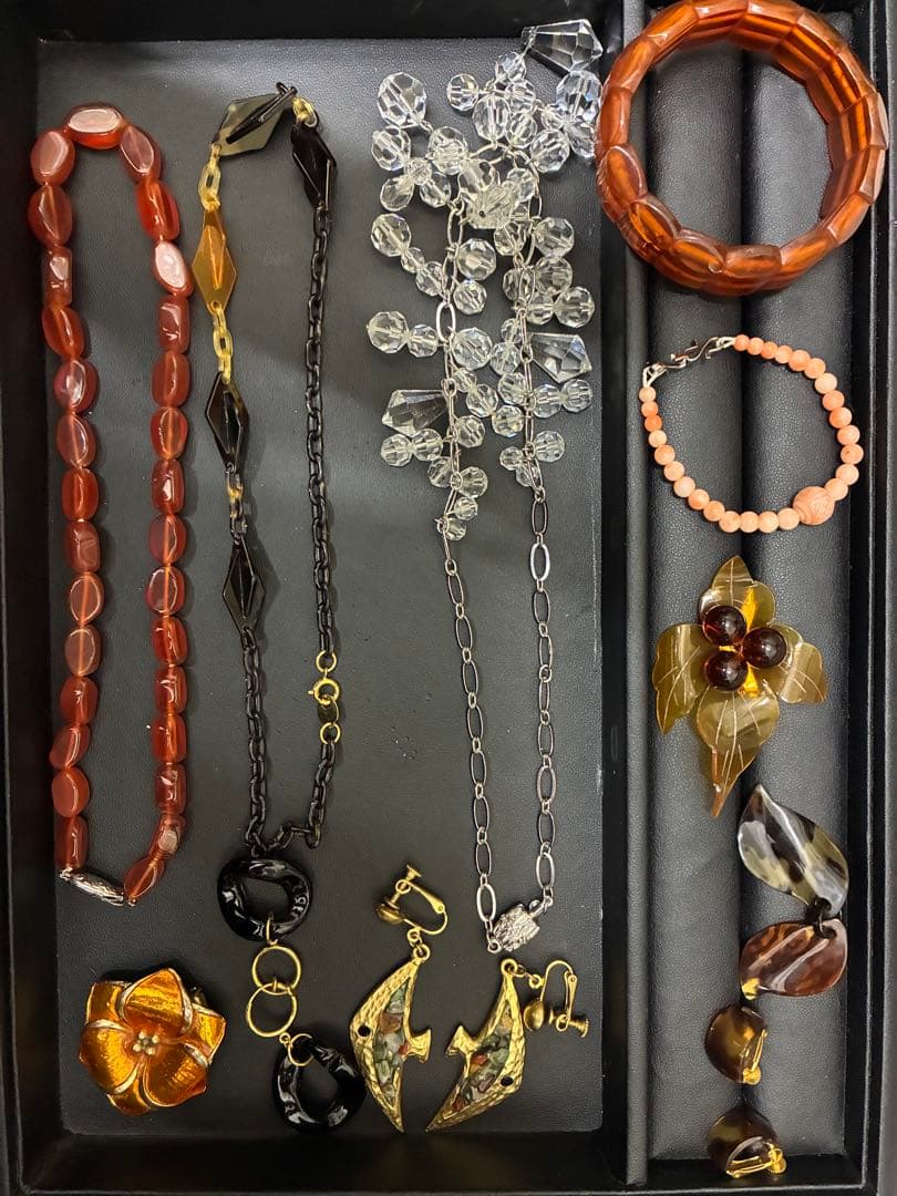 じ*ぽ様 【遺品整理】大量まとめ売り古銭、アクセサリー、小物