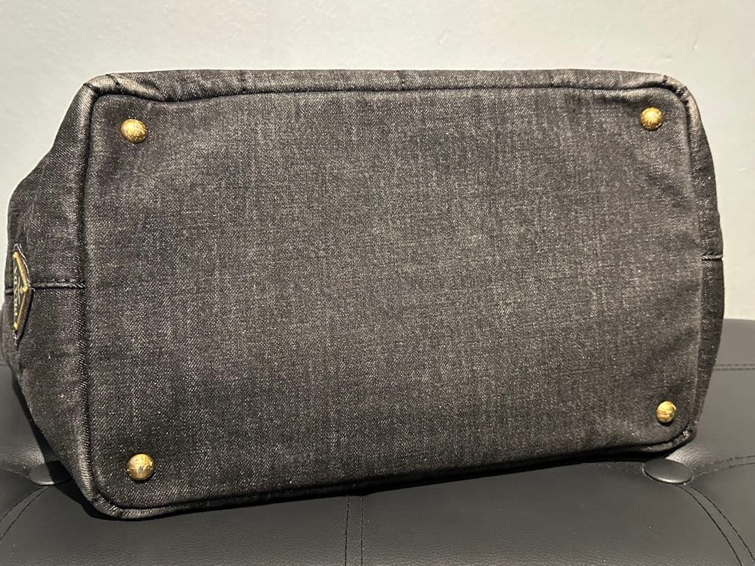 PRADA ダークグレー デニムバッグ　Lサイズ