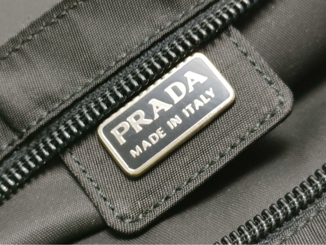 未使用品✨PRADA プラダ ポーチ 三角ロゴ ブラック