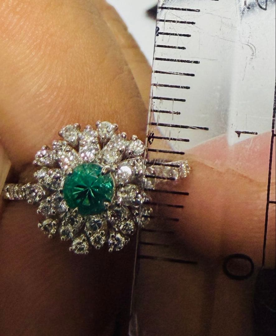 プラチナ エメラルド リング 12号