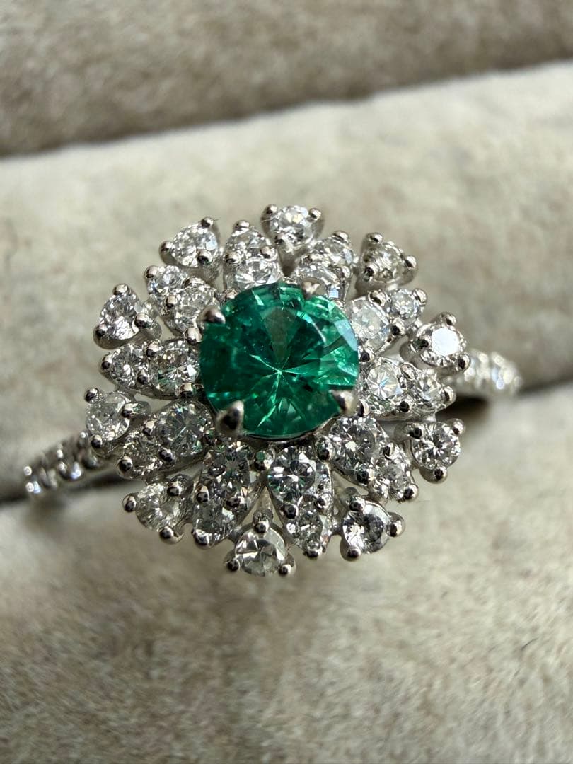 プラチナ エメラルド リング 12号