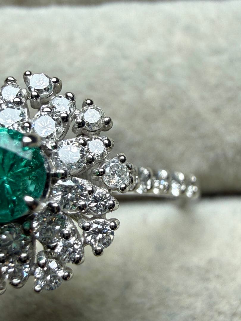 プラチナ エメラルド リング 12号