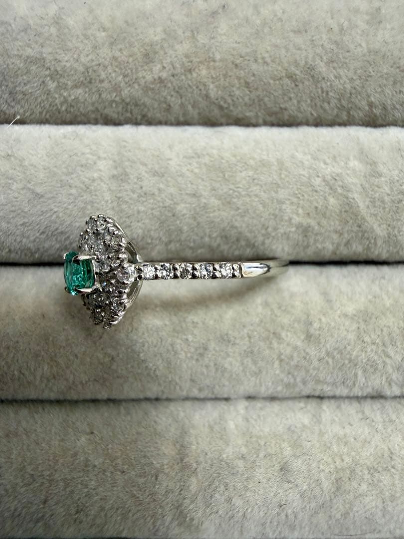 プラチナ エメラルド リング 12号