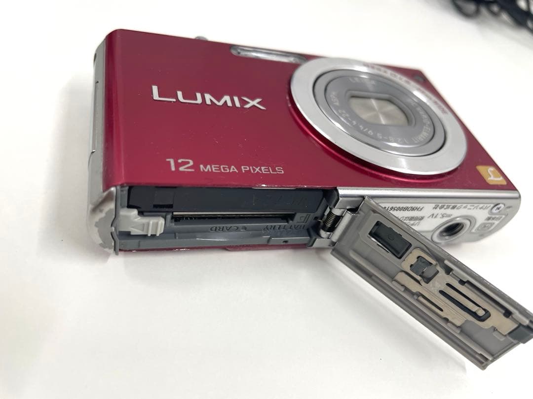 Panasonic LUMIX DMC-FX40 12MP デジタルカメラレッド