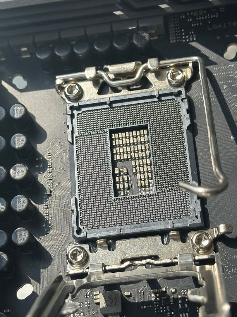 マザーボード ASUS TUF GAMING Z790-PLUS WIFI D4